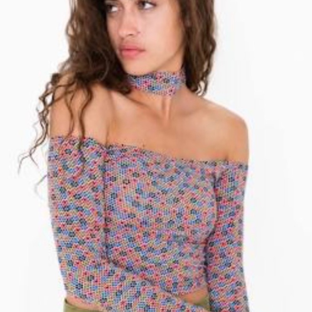 AMERICAN APPAREL- Off Shoulder Retro Flower Top